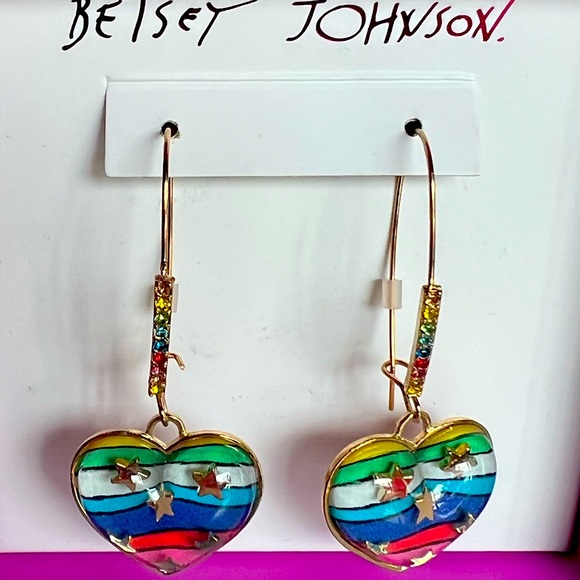 New Betsey Johnson ONE LOVE HEART HOOK EARRINGS RAINBOW MULTI - Picture 4 of 6